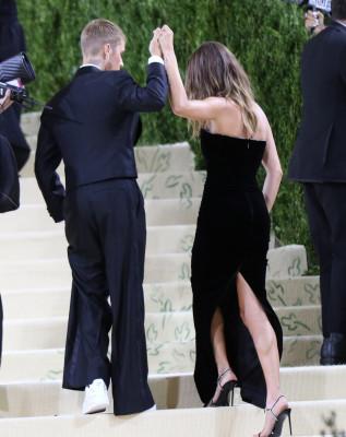 13.09 | Chegando no Met Gala 2021 — “In America: A Lexicon of Fashion”