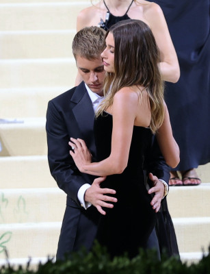 13.09 | Chegando no Met Gala 2021 — “In America: A Lexicon of Fashion”