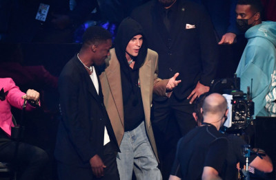 12.09 | MTV Video Music Awards (Show)