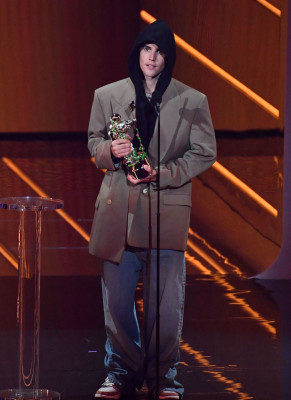 12.09 | MTV Video Music Awards (Show)