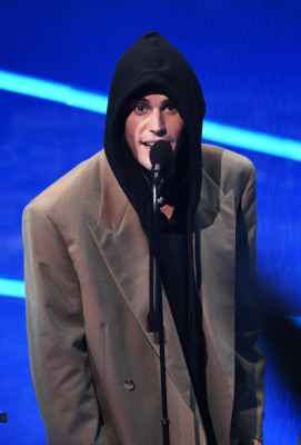 12.09 | MTV Video Music Awards (Show)