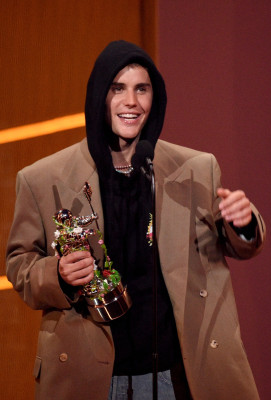 12.09 | MTV Video Music Awards (Show)