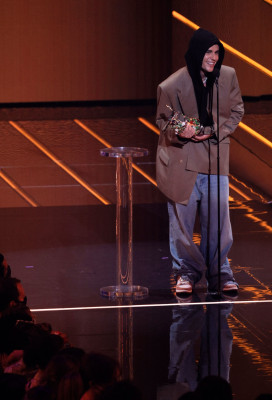 12.09 | MTV Video Music Awards (Show)
