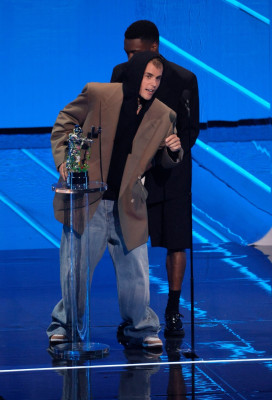 12.09 | MTV Video Music Awards (Show)