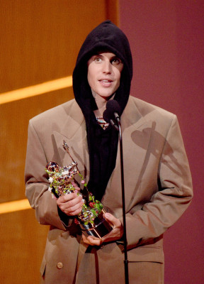 12.09 | MTV Video Music Awards (Show)