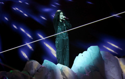 12.09 | Performando no MTV Video Music Awards com The Kid Laroi