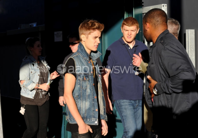 16.07 | Justin Bieber chegando no Bieber Live In Australia