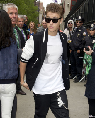 27.04 | Justin Bieber chegando no Tribeca Film Festival