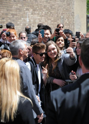 27.04 | Justin Bieber chegando no Tribeca Film Festival