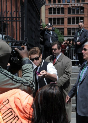 27.04 | Justin Bieber chegando no Tribeca Film Festival