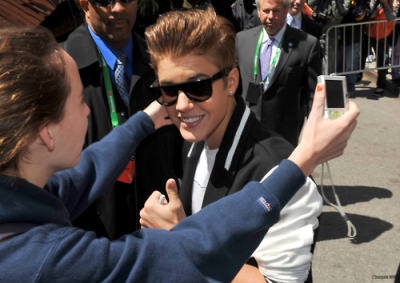 27.04 | Justin Bieber chegando no Tribeca Film Festival