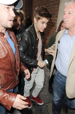 12/04 - Justin Bieber chegando na KISS FM