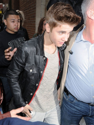12/04 - Justin Bieber chegando na KISS FM
