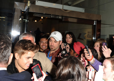 12/04 - Justin Bieber chegando na KISS FM