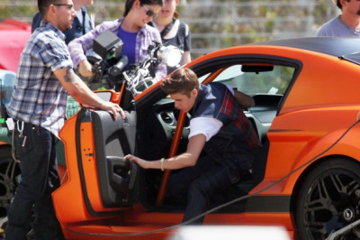 21.04 | Justin Bieber nos bastidores de Boyfriend