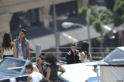 21.04 | Justin Bieber nos bastidores de Boyfriend