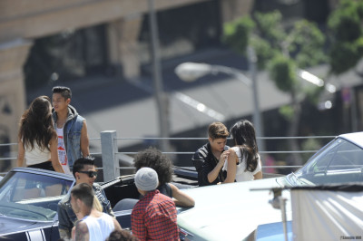 21.04 | Justin Bieber nos bastidores de Boyfriend