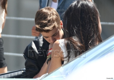 21.04 | Justin Bieber nos bastidores de Boyfriend
