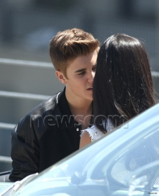 21.04 | Justin Bieber nos bastidores de Boyfriend