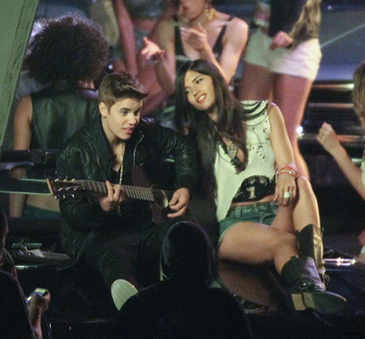 21.04 | Justin Bieber nos bastidores de Boyfriend