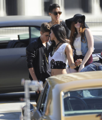 21.04 | Justin Bieber nos bastidores de Boyfriend