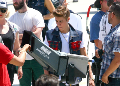 21.04 | Justin Bieber nos bastidores de Boyfriend