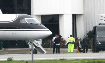 29.12 | Justin Bieber à bordo de seu jatinho particular para o México