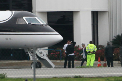 29.12 | Justin Bieber à bordo de seu jatinho particular para o México