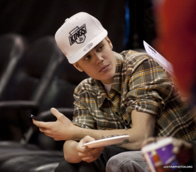 27.12 | Justin Bieber e Ryan Butler no jogo dos Clippers em LA