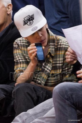 27.12 | Justin Bieber e Ryan Butler no jogo dos Clippers em LA