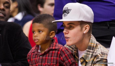 27.12 | Justin Bieber e Ryan Butler no jogo dos Clippers em LA