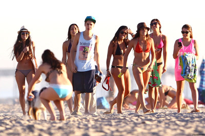 01.04 | Justin Bieber na praia com Jeremy Bieber em Los Angeles