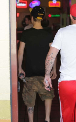 01.05 | No Shakey's Pizza Parlor em Los Angeles