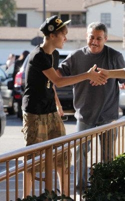 01.05 | No Shakey's Pizza Parlor em Los Angeles