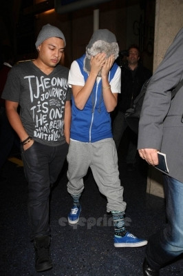 22.01 | Justin e Alfredo no aeroporto LAX, Los Angeles