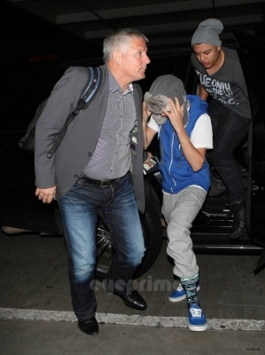 22.01 | Justin e Alfredo no aeroporto LAX, Los Angeles