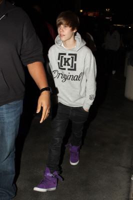 26.03 | Justin Bieber chegando no show do Jay Z no Staples Center