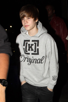 26.03 | Justin Bieber chegando no show do Jay Z no Staples Center