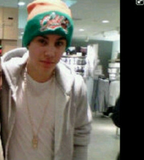 02.12 | Justin Bieber fazendo compras em Nova York