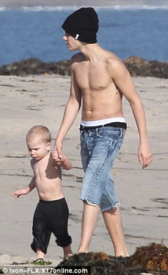 02.11 | Justin Bieber em Malibu Beach