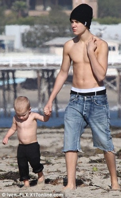 02.11 | Justin Bieber em Malibu Beach