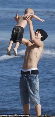 02.11 | Justin Bieber em Malibu Beach