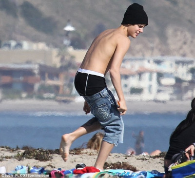02.11 | Justin Bieber em Malibu Beach