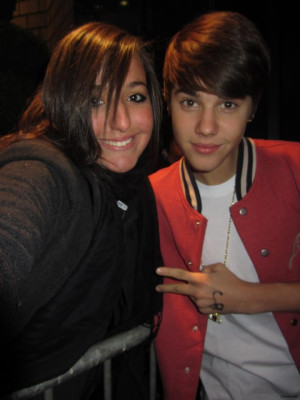 13.02 | Justin Bieber com fãs em Nova York