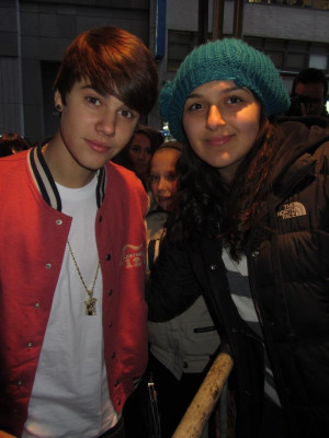 13.02 | Justin Bieber com fãs em Nova York