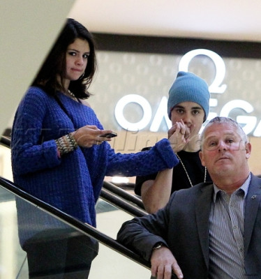 17.06 | Passenado em shopping em Beverly Hills