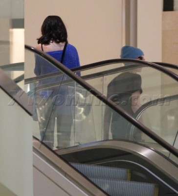 17.06 | Passenado em shopping em Beverly Hills