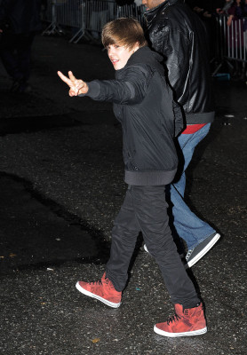 23.03 | Justin Bieber deixando os estúdios do David Letterman