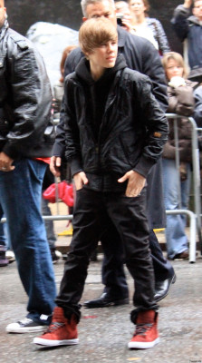 23.03 | Justin Bieber deixando os estúdios do David Letterman