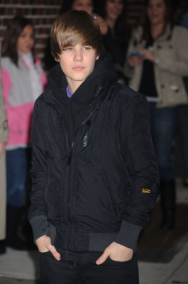 23.03 | Justin Bieber deixando os estúdios do David Letterman